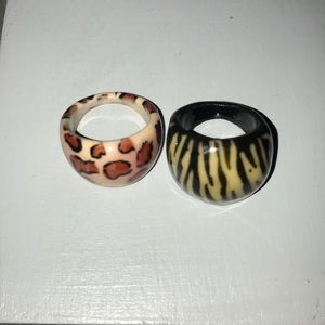 2 animal print rings